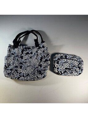 2 pieces Vera Bradley Snow Lotus pattern set